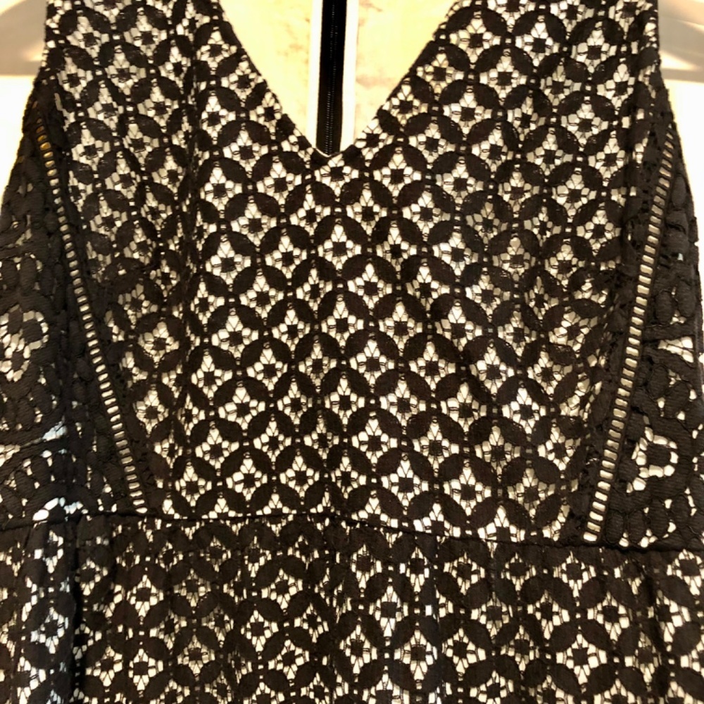 Ann Taylor Loft black lace overlay sleeveless dress size 4 - Picture 4 of 4